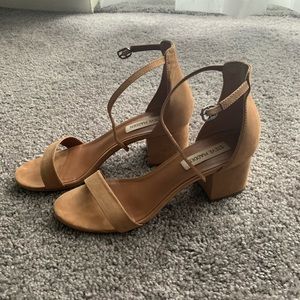 Steve Madden Irenee sandal size 7